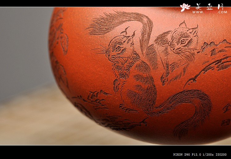 紫砂壶图片：进步之作 全手茄段 造型舒服 工笔装饰 细刻入丝  - 美壶网