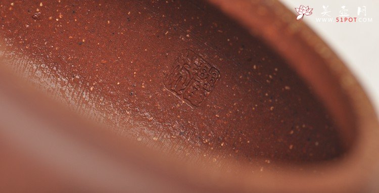 紫砂壶图片：国大师毛国强装饰 气势磅礴  全手大汉扁 收藏~ - 美壶网