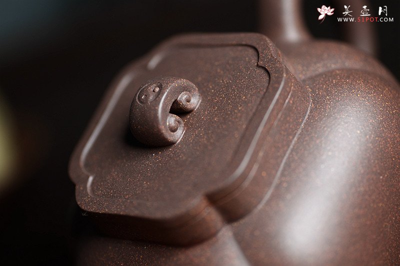 紫砂壶图片：何卫枫甲午新作 东方古韵 筋囊佳器 全手太极如意 - 美壶网