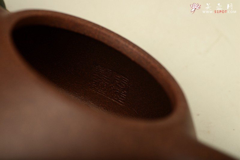 紫砂壶图片：难得老紫泥调砂 器形端庄大气  全手霸王瓢 满瓢 - 美壶网