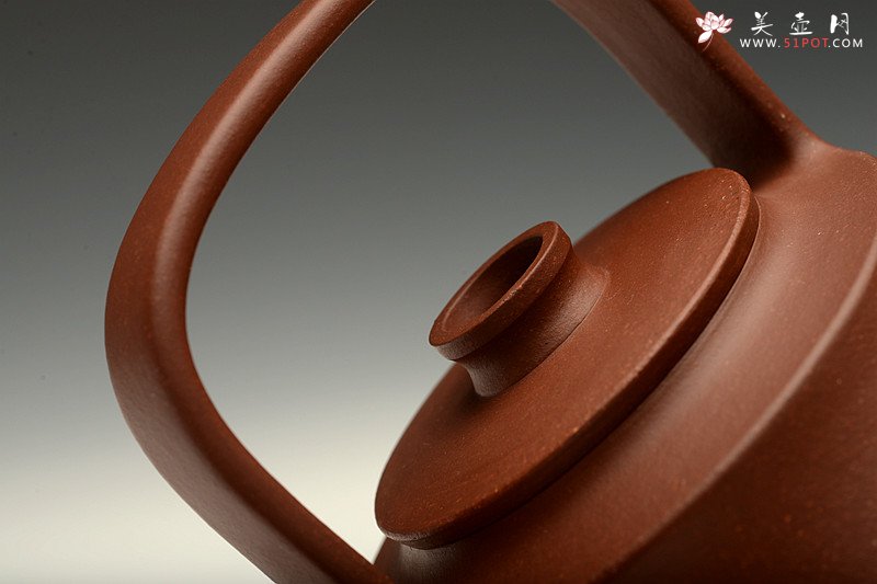 紫砂壶图片：潘小东甲午年新作 潜力派 全手玉带提梁 智行方圆 颇有难度 - 美壶网