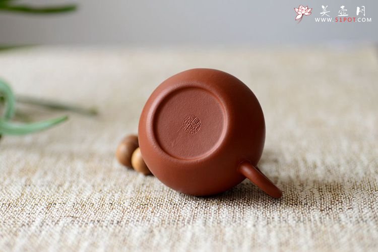 紫砂壶图片：风韵各不同o(∩_∩)o   黄金朱泥之全手西施 传统全手的魅力 - 美壶网