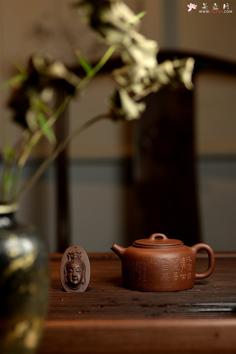 紫砂壶图片：汲深泉，清而甘；洗吾心，无忧烦~ 优质降坡泥 全手井泉 文人壶 - 美壶网