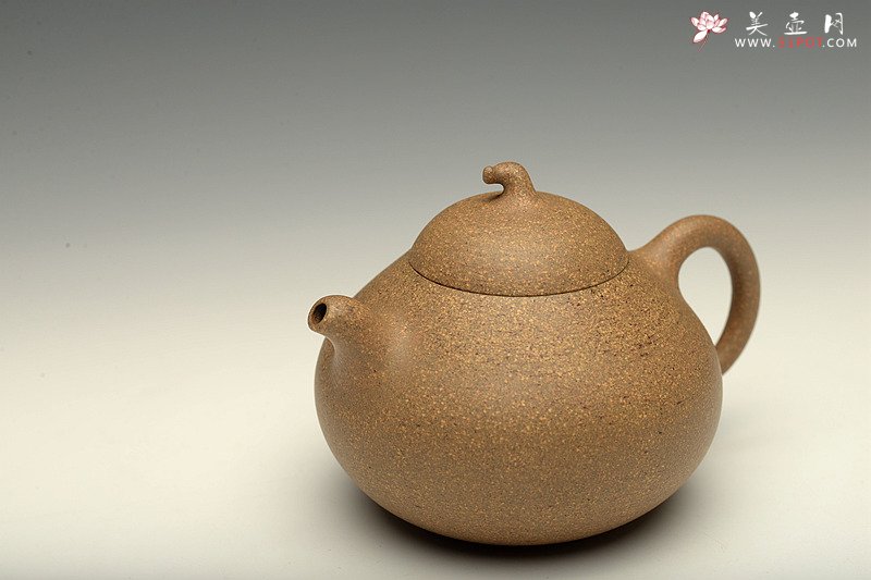 紫砂壶图片：于洪霞全手段泥小梨  仅此一件 小中见大 精气神到位 - 美壶网