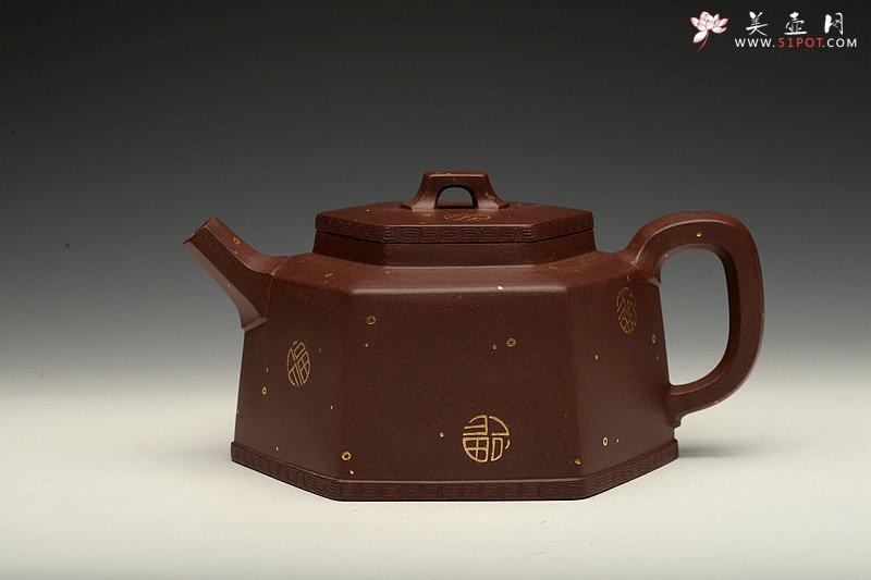 紫砂壶图片：何卫枫新作 稳重大气 精工 全手聚福六方 - 美壶网