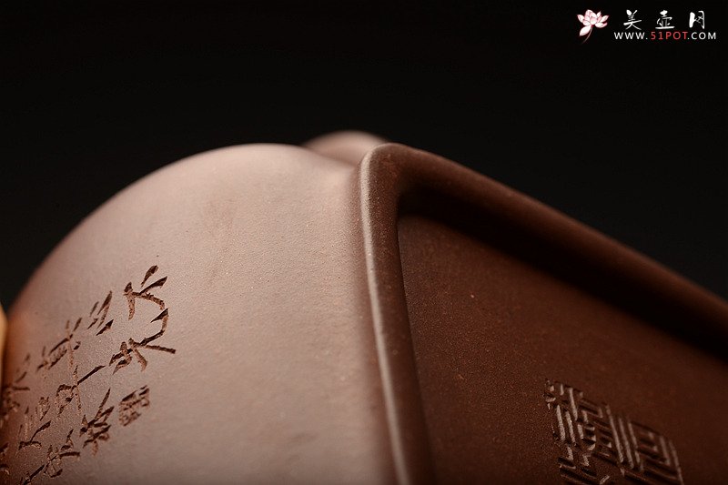 紫砂壶图片：何卫枫最新力作 高工陈宏林精心装饰 全手鸣远四方 端庄俊秀 - 美壶网