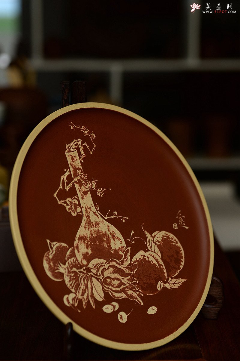 紫砂壶图片：陆逸舟精心装饰 清供挂盘 雅致书房 - 美壶网