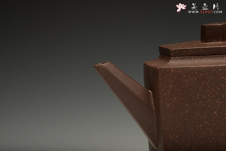 紫砂壶图片：线条流畅  挺拔实用  全手六分玉柱 - 美壶网