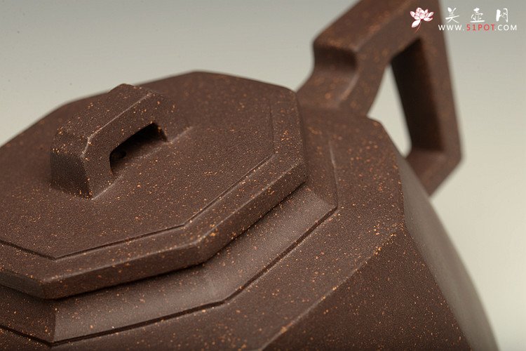 紫砂壶图片：马建鹏新作 工整厚重 线条挺拔  全手大八方 - 美壶网