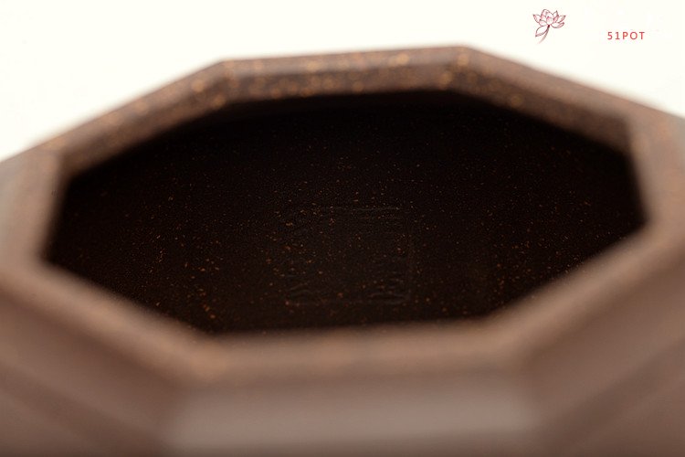 紫砂壶图片：马建鹏新作 工整厚重 线条挺拔  全手大八方 - 美壶网