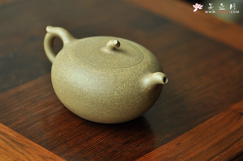 紫砂壶图片：精灵清雅 线条流畅  全手文气茄瓜 普洱利器 - 美壶网