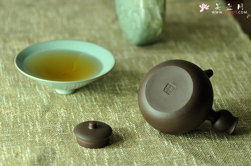 紫砂壶图片：金钱镂空~ 煮茶品茗 侧把巨轮 夏日风情~  电陶炉烧水 - 美壶网