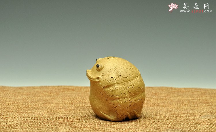 紫砂壶图片：全手茶宠 文房水注 年年有余   - 美壶网