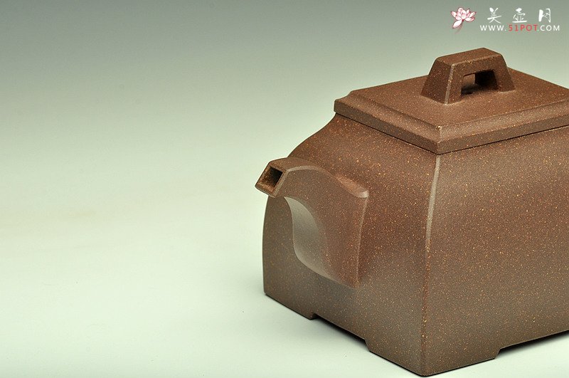 紫砂壶图片：厚重大气  全手琮鼎四方 - 美壶网