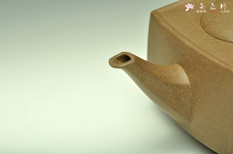 紫砂壶图片：方圆之精妙 优质青段 挺拔刚正 全手精工砂四方 经典代表作 - 美壶网