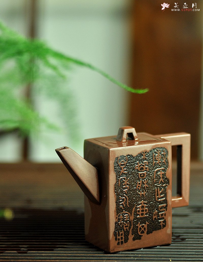 紫砂壶图片：刚正挺拔 金石古韵 文雅耐品~ 全手砖方 - 美壶网