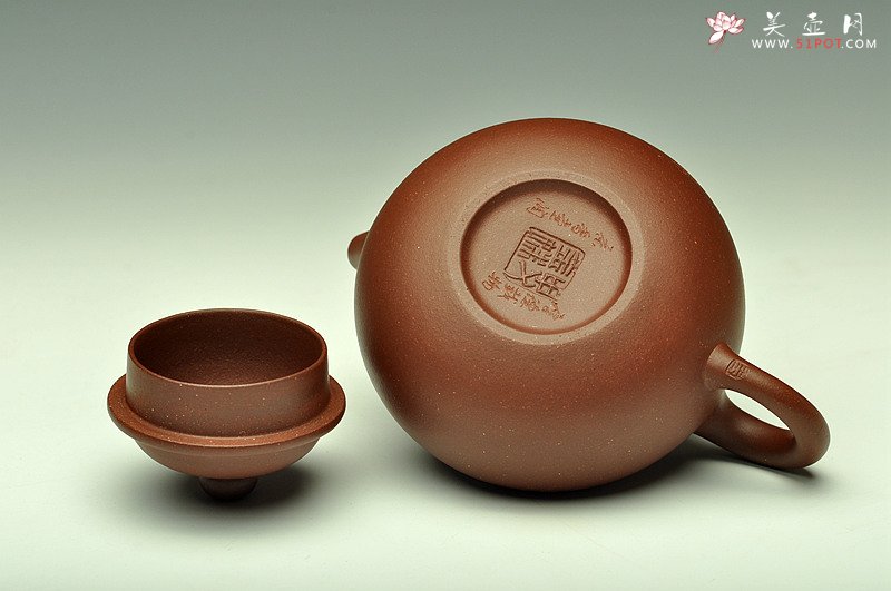 紫砂壶图片：实用精品 许宏俊供料 李昌鸿装饰 小容天 不再接受定做 - 美壶网