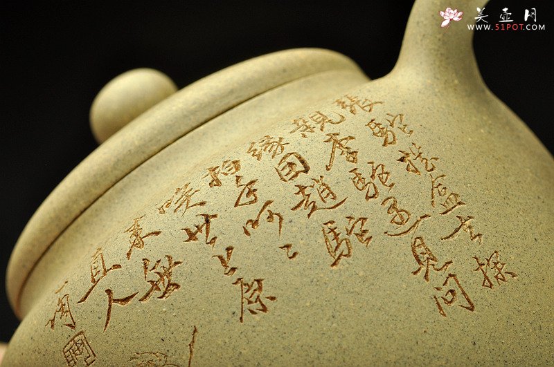 紫砂壶图片：以三驼图装饰  简练素雅 高旭峰款 线条流畅 全手静月  不再接受定做 - 美壶网