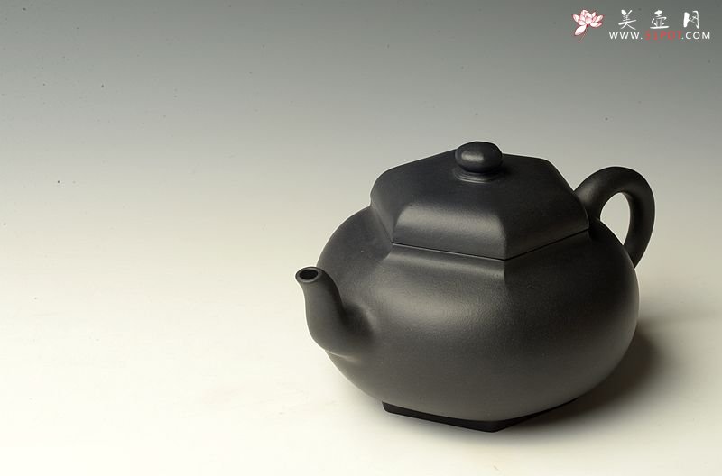 紫砂壶图片：潘小东新作 端庄秀丽 随方就圆 全手六方鼓腹 难度大~捂灰 - 美壶网