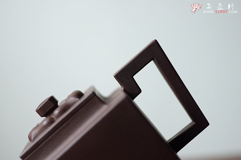 紫砂壶图片：托款仿老壶 清乾隆风格 全手四方 欣赏 - 美壶网