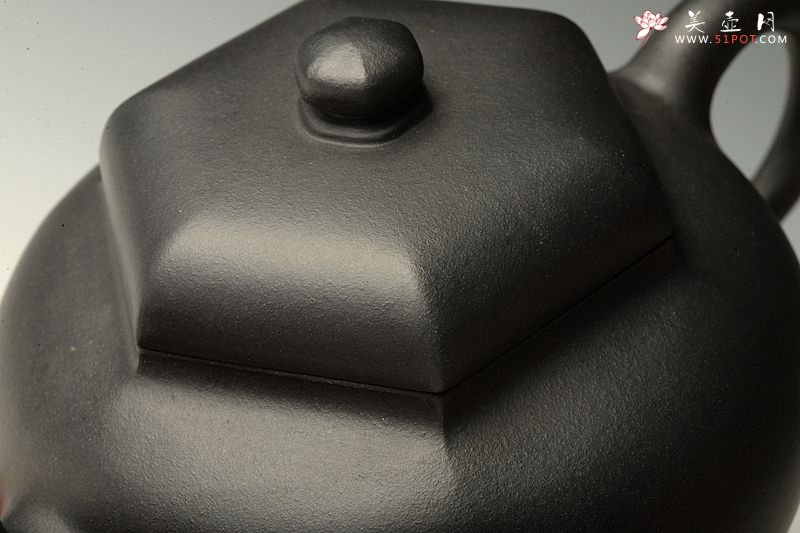 紫砂壶图片：潘小东新作 端庄秀丽 随方就圆 全手六方鼓腹 难度大~捂灰 - 美壶网