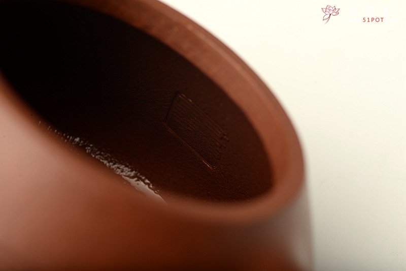 紫砂壶图片：张力十足 陆轶舟装饰 全手平盖石瓢 - 美壶网