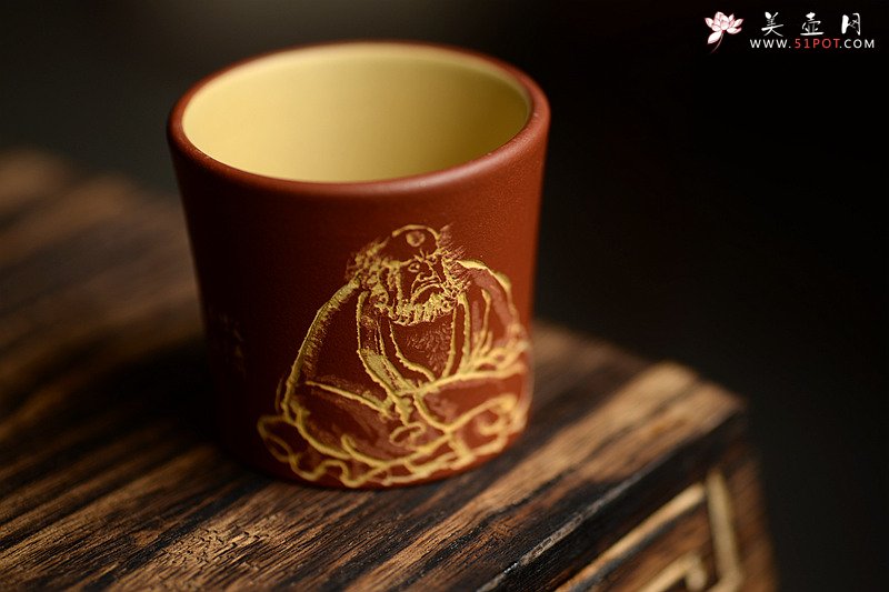 紫砂壶图片：段泥做底粉朱泥浆 老味俱显  达摩杯与对茗杯 - 美壶网