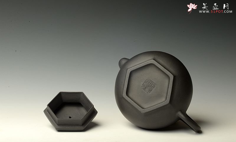 紫砂壶图片：潘小东新作 端庄秀丽 随方就圆 全手六方鼓腹 难度大~捂灰 - 美壶网