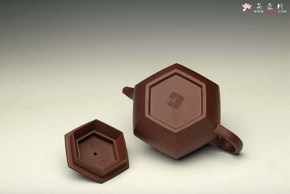 紫砂壶图片：何卫枫新作 面面得体 大口实用 全手醉六方 - 美壶网