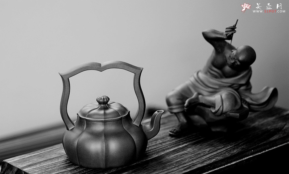 紫砂壶图片：筋囊实力派蔡旭伟力作  大美肌理 张力十足 全手星月提梁 - 美壶网