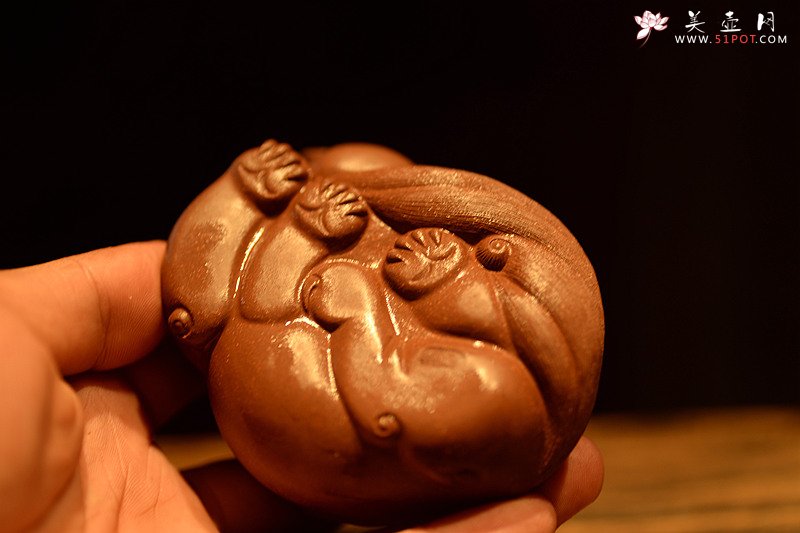 紫砂壶图片：栩栩如生 睡狸o(∩_∩)o  精品茶宠 - 美壶网