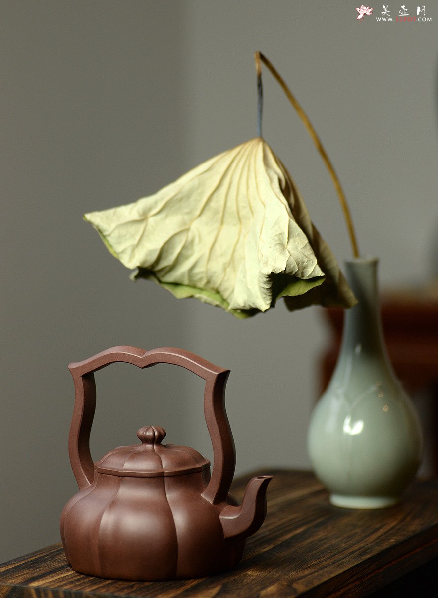 紫砂壶图片：筋囊实力派蔡旭伟力作  大美肌理 张力十足 全手星月提梁 - 美壶网