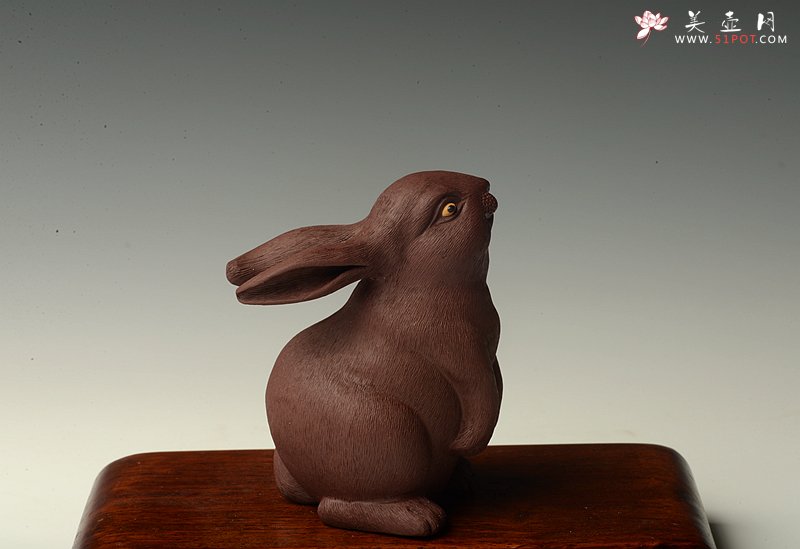紫砂壶图片：神态细腻 精品茶宠 栩栩如生 精制版的拉毛兔兔一套 - 美壶网