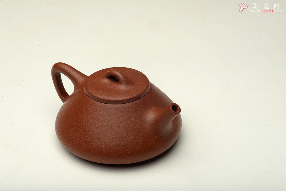 紫砂壶图片：纯料降坡泥 骨肉均挺 全手小子冶石瓢 - 美壶网