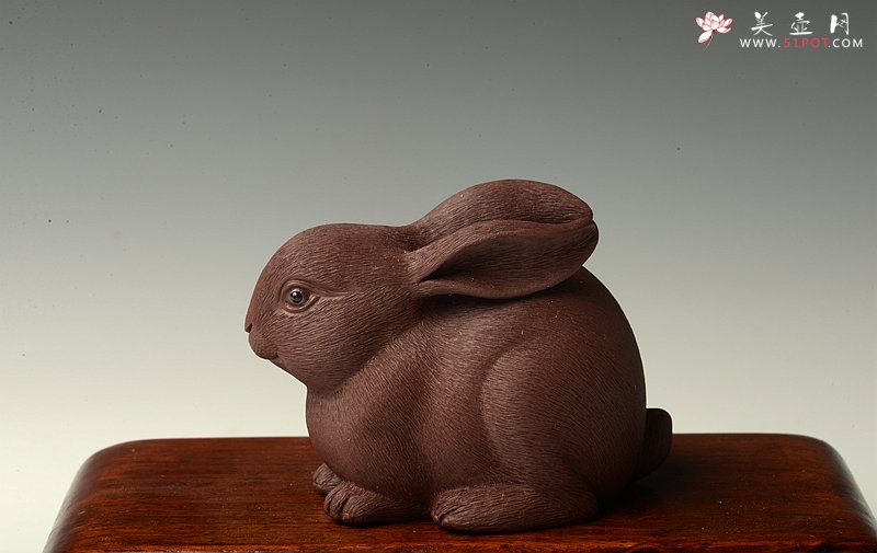 紫砂壶图片：神态细腻 精品茶宠 栩栩如生 精制版的拉毛兔兔一套 - 美壶网
