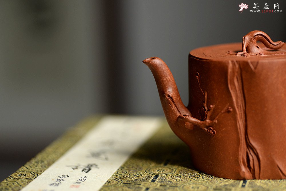 紫砂壶图片：单志萍甲午新作 极赋沧桑 全手梅影 颇有新颖~ - 美壶网