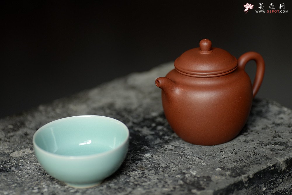 紫砂壶图片：美壶特惠 俞欣荣新作 挺拔俊秀 黄龙山底槽青之古风 实用精品 - 美壶网