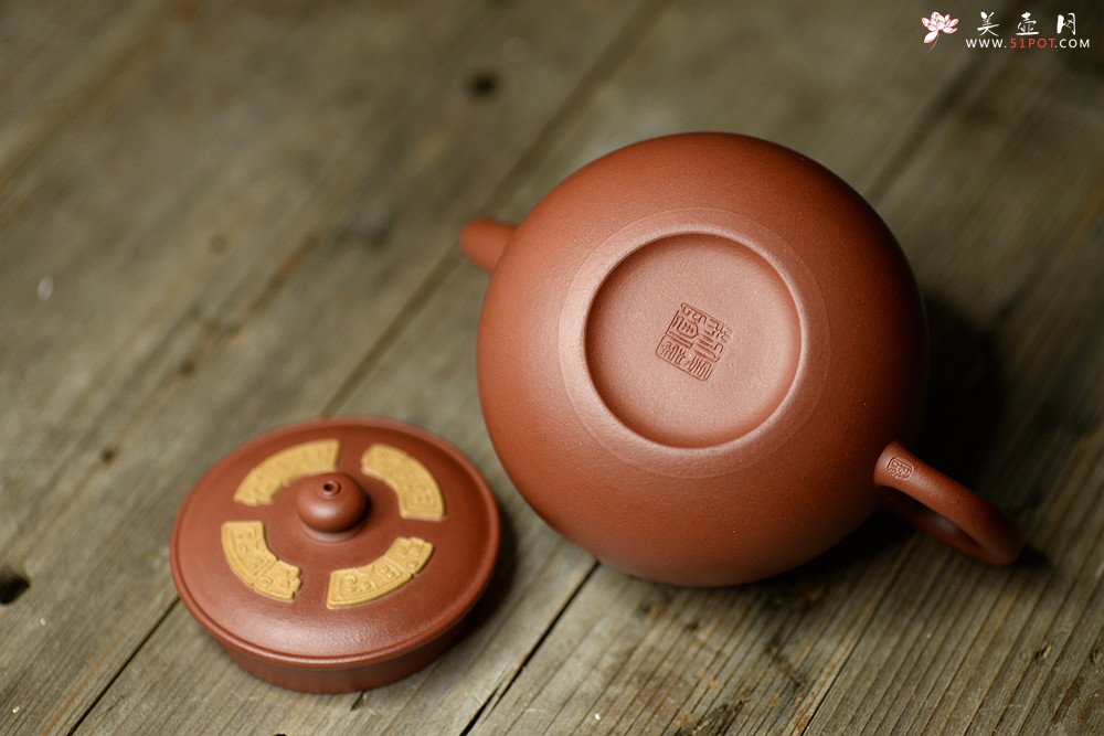 紫砂壶图片：储俊伟最新力作  古朴典雅 全手合璧 - 美壶网