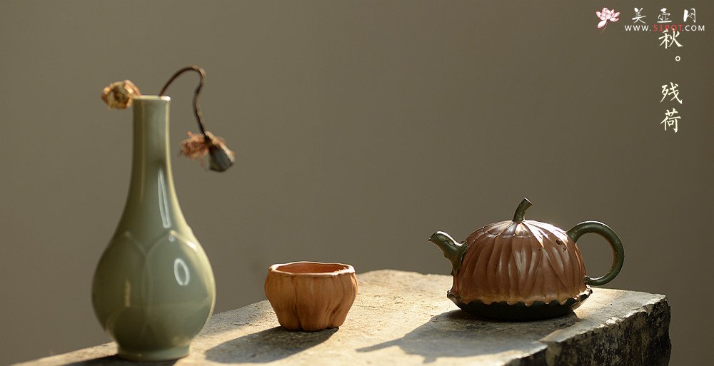 紫砂壶图片：文气十足 意境深远 秋日残荷 孙伟强张新亚合作 - 美壶网