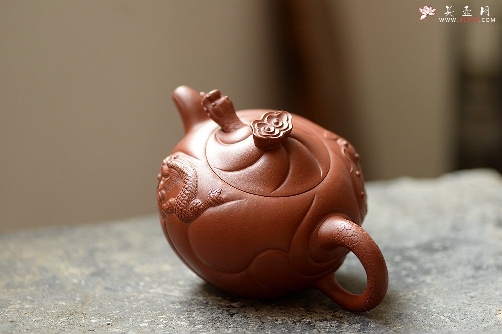 紫砂壶图片：器型饱满  精品扁鱼化龙  做工精细 - 美壶网