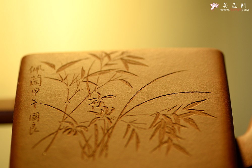 紫砂壶图片：许浒甲午年力作 全手工玉鼎四方 大品重器 雄厚古朴 单片拍打  - 美壶网