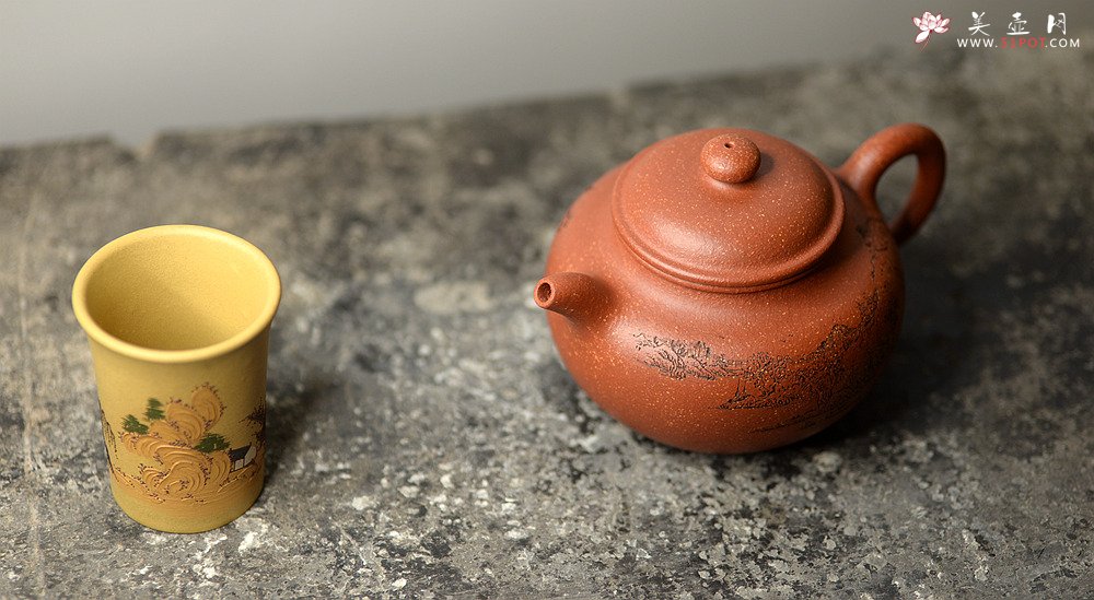 紫砂壶图片：传统实用 山水莲子 优质降坡泥 - 美壶网