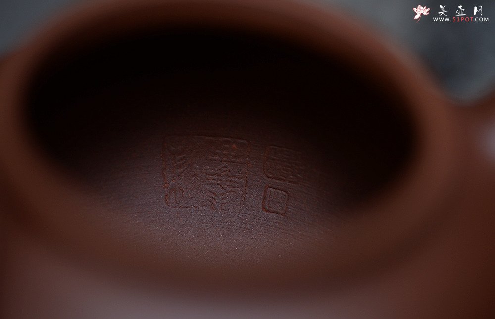 紫砂壶图片：曲峰精品 国师和石装饰 传统刹凹 全手掇只 推荐细品~ - 美壶网