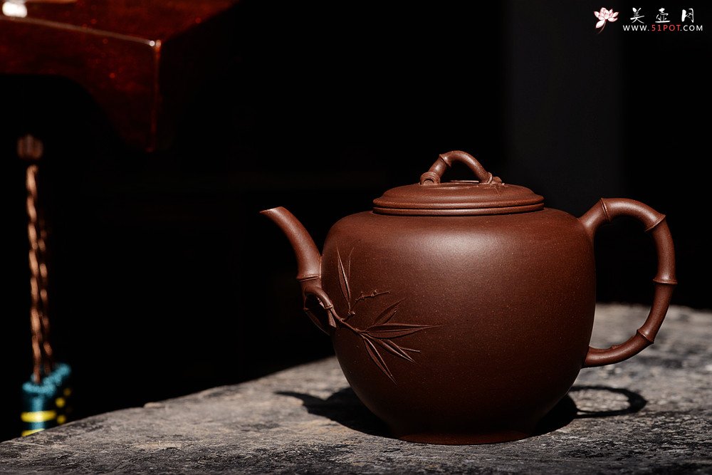 紫砂壶图片：肥美竹叶 饱满飘逸 全手大君竹 顾正芳经典作品 - 美壶网