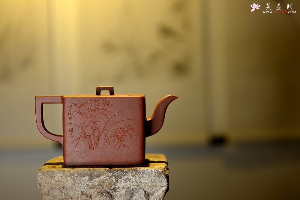 紫砂壶图片：许浒甲午年力作 全手工玉鼎四方 大品重器 雄厚古朴 单片拍打  - 美壶网