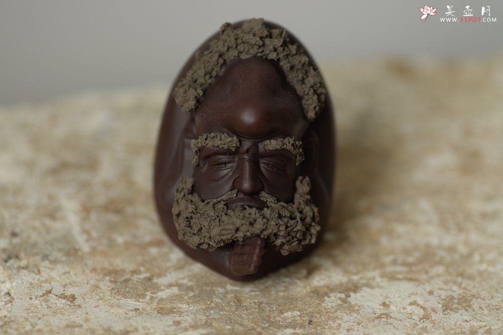 紫砂壶图片：原矿紫泥  神态生动  宁静悟禅 茶宠 - 美壶网