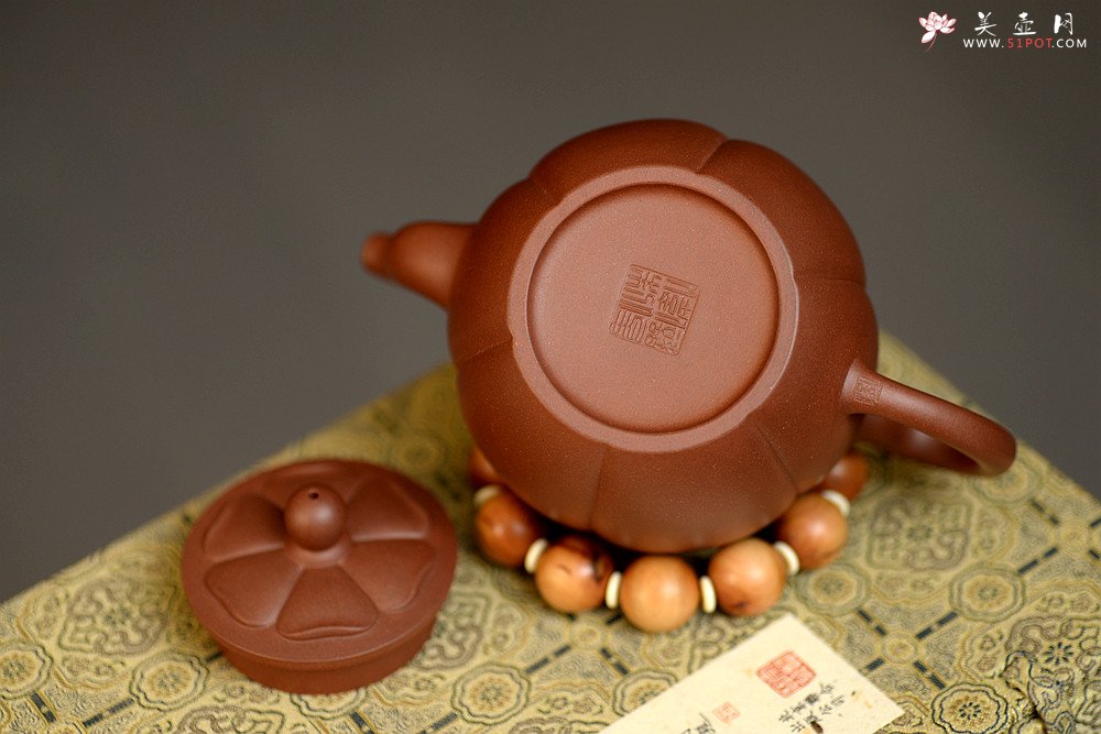 紫砂壶图片：储俊伟经典力作 幽莲淡香 挺拔俊秀 全手莲香  - 美壶网