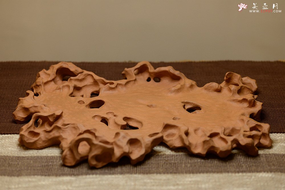 紫砂壶图片：学院派风格~非常好玩的作品~ 全手工太湖石干泡台 - 美壶网