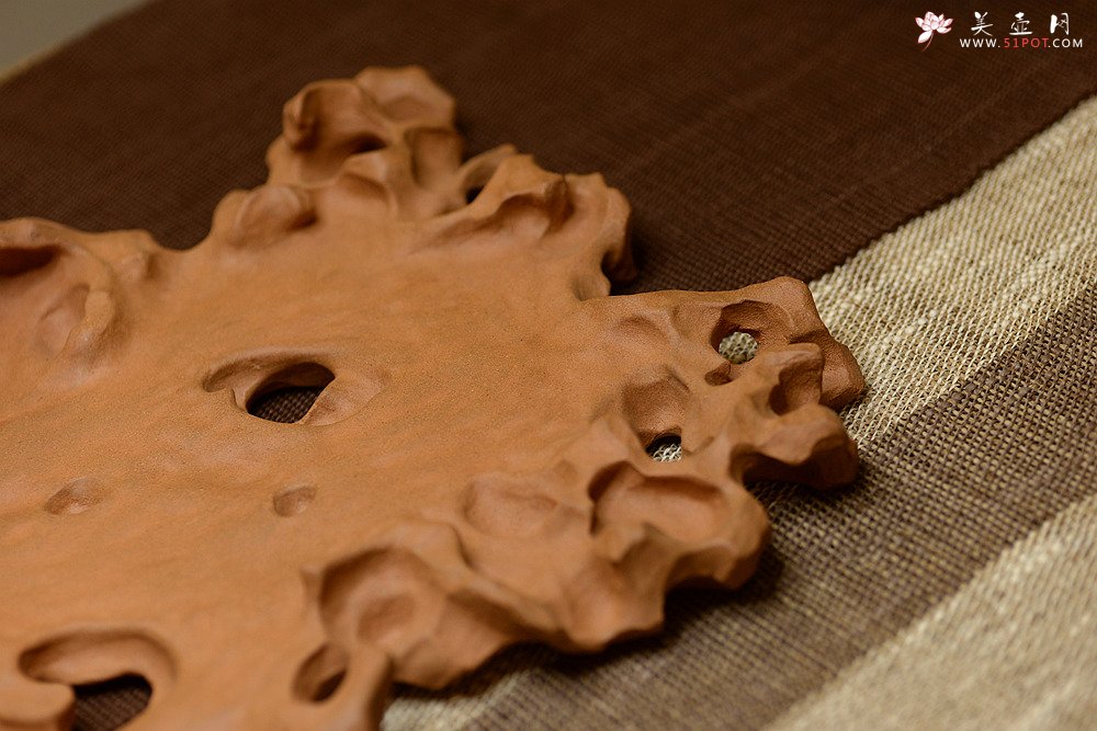 紫砂壶图片：学院派风格~非常好玩的作品~ 全手工太湖石干泡台 - 美壶网