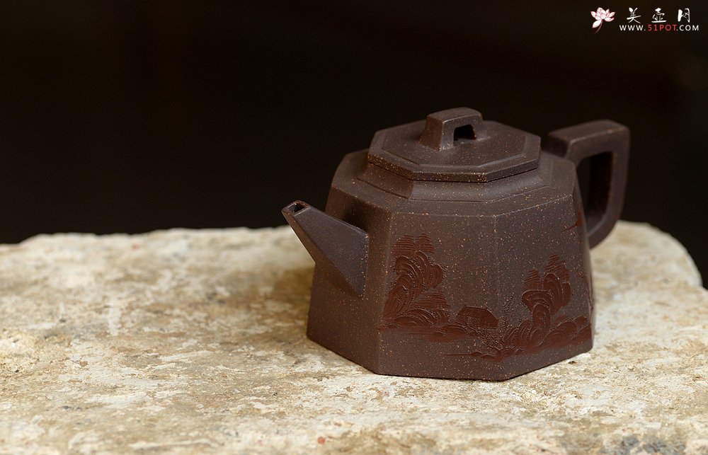 紫砂壶图片：泥绘通景山水 工整挺拔 全手高八方  - 美壶网